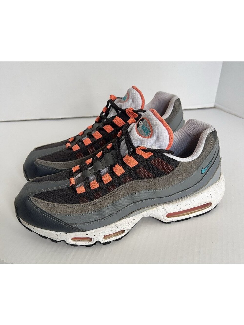 Nike Air Max 95 Black Speckled Sole Sneakers Men’s Size 9